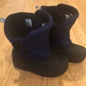 Boys snow boots size 12
